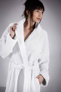 ���������� GUY LAROCHE DELUXE SPA WHITE (L)